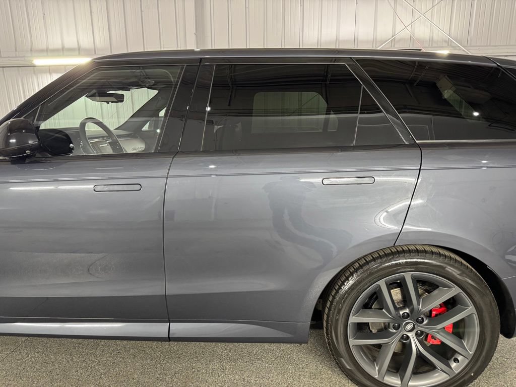 Used 2023 Land Rover Range Rover Sport SE Dynamic AWD/4WD image 16