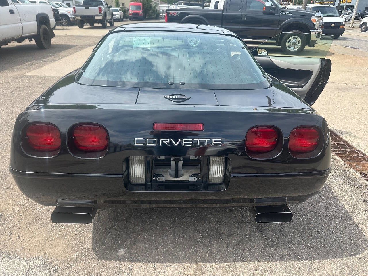 Used 1995 Chevrolet Corvette Coupe RWD image 5
