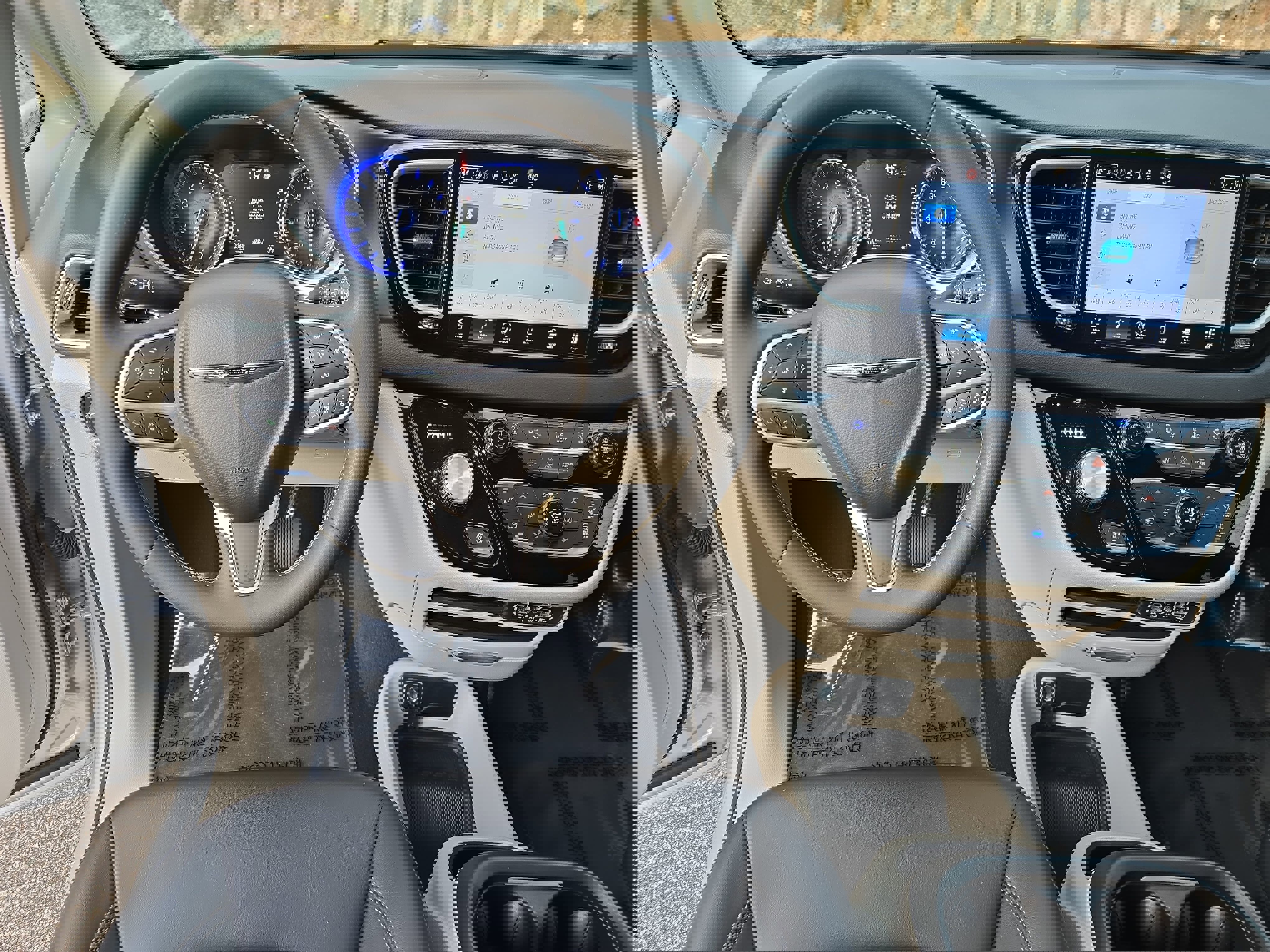 Used 2024 Chrysler Pacifica Touring-L image 15