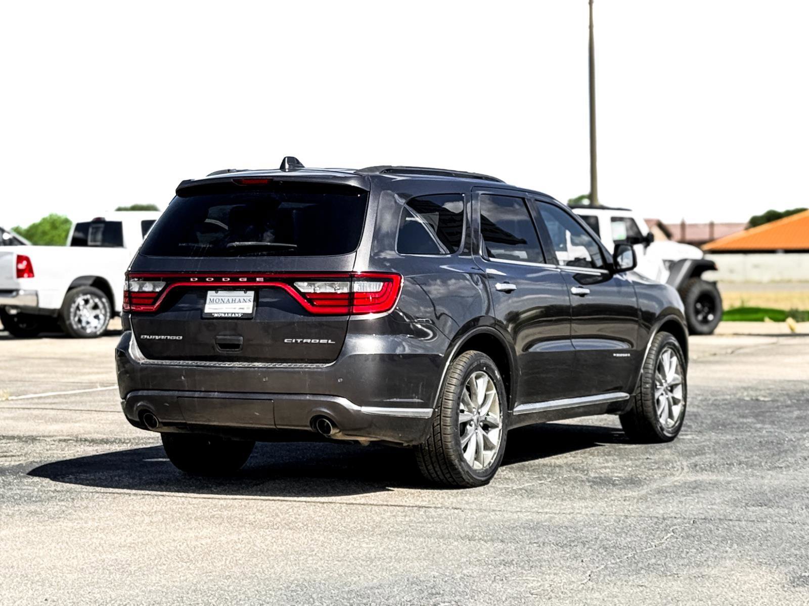 Used 2019 Dodge Durango Citadel RWD image 6