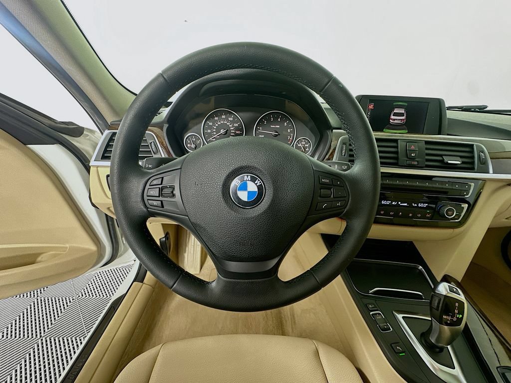 Used 2016 BMW 320i Sedan RWD image 11