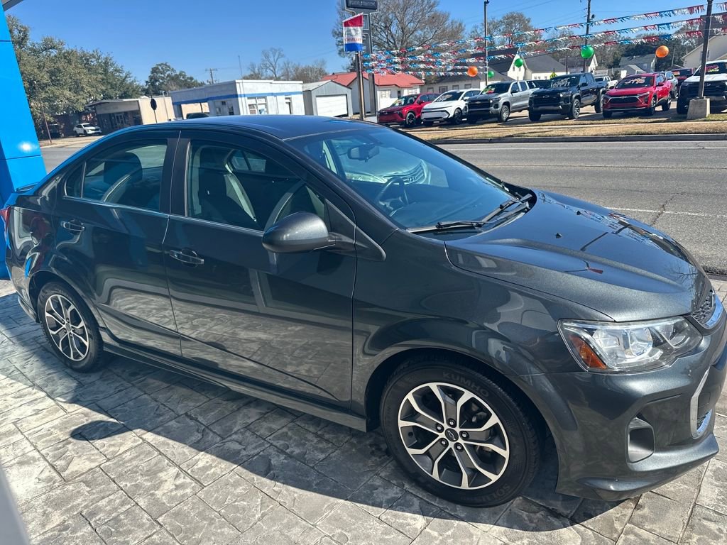 Certified 2018 Chevrolet Sonic LT w/ Convenience Package image 4