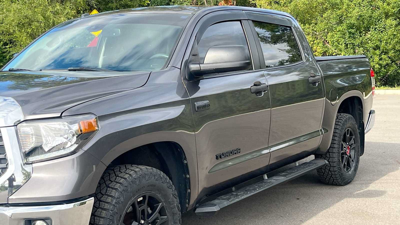 Used 2018 Toyota Tundra SR5 w/ SR5 Upgrade Package AWD/4WD image 16