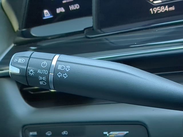 Used 2024 Cadillac Escalade V w/ LPO, ONYX Package image 33