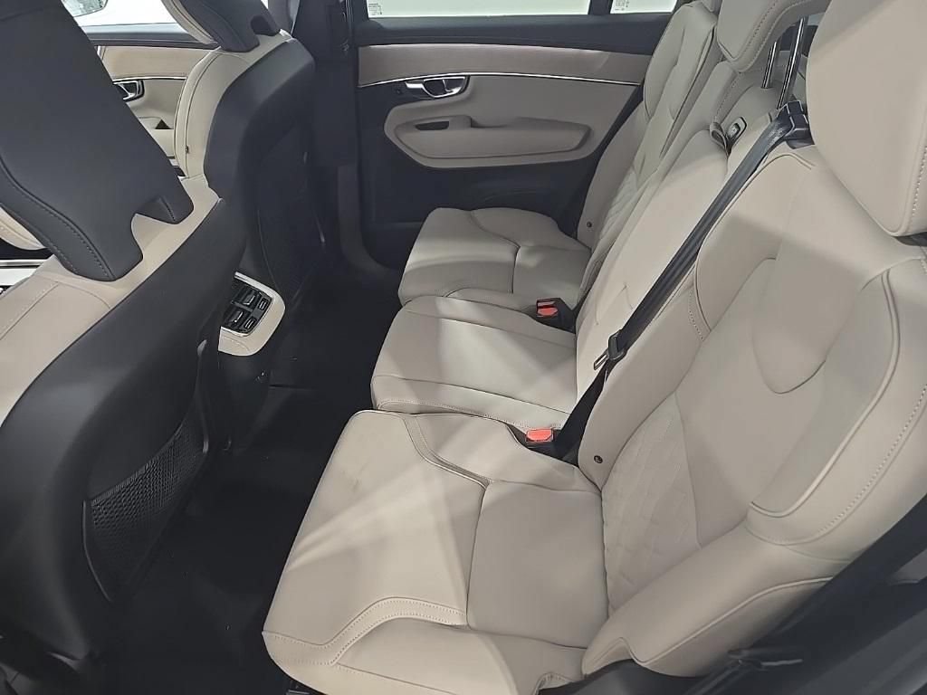 Used 2026 Volvo XC90 B6 Core w/ Protection Package AWD/4WD image 18