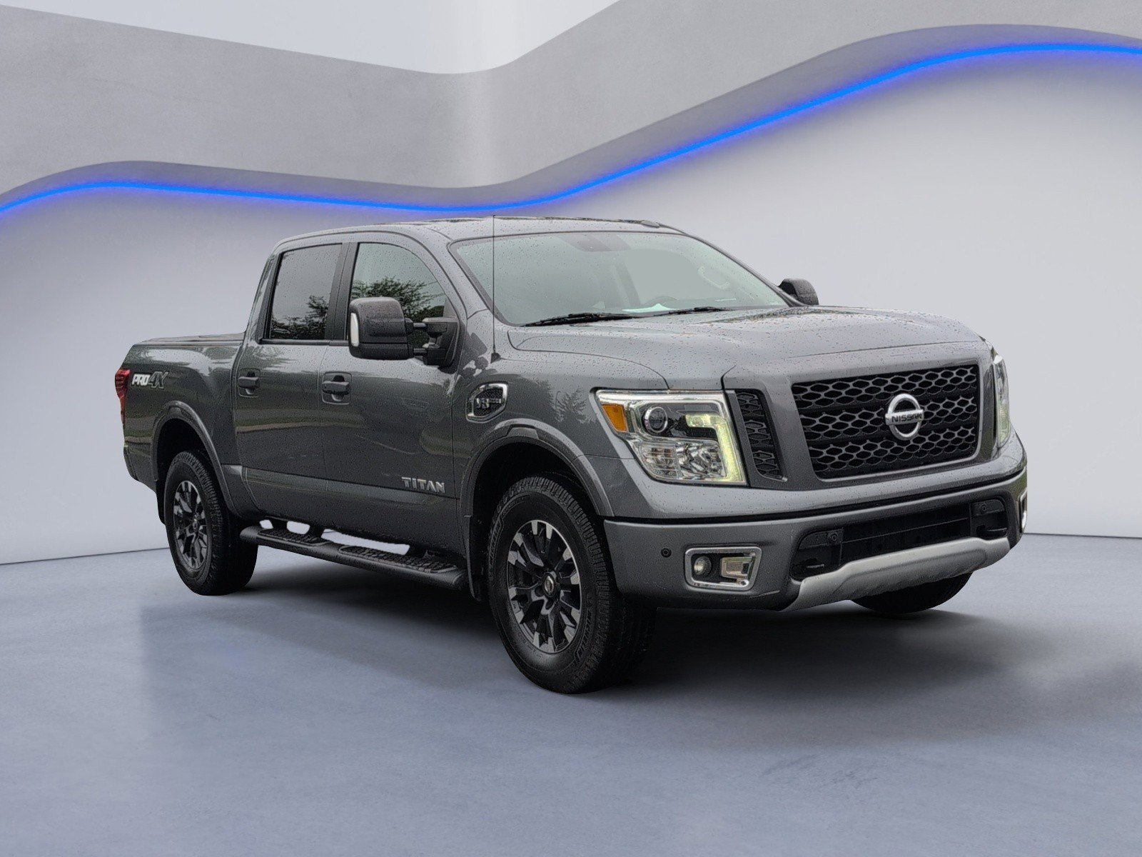 Used 2017 Nissan Titan PRO-4X w/ Pro-4x Convenience Package AWD/4WD image 7