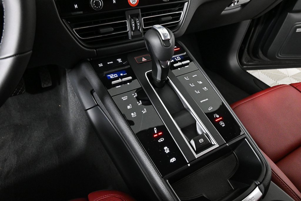 New 2026 Porsche Macan GTS image 20