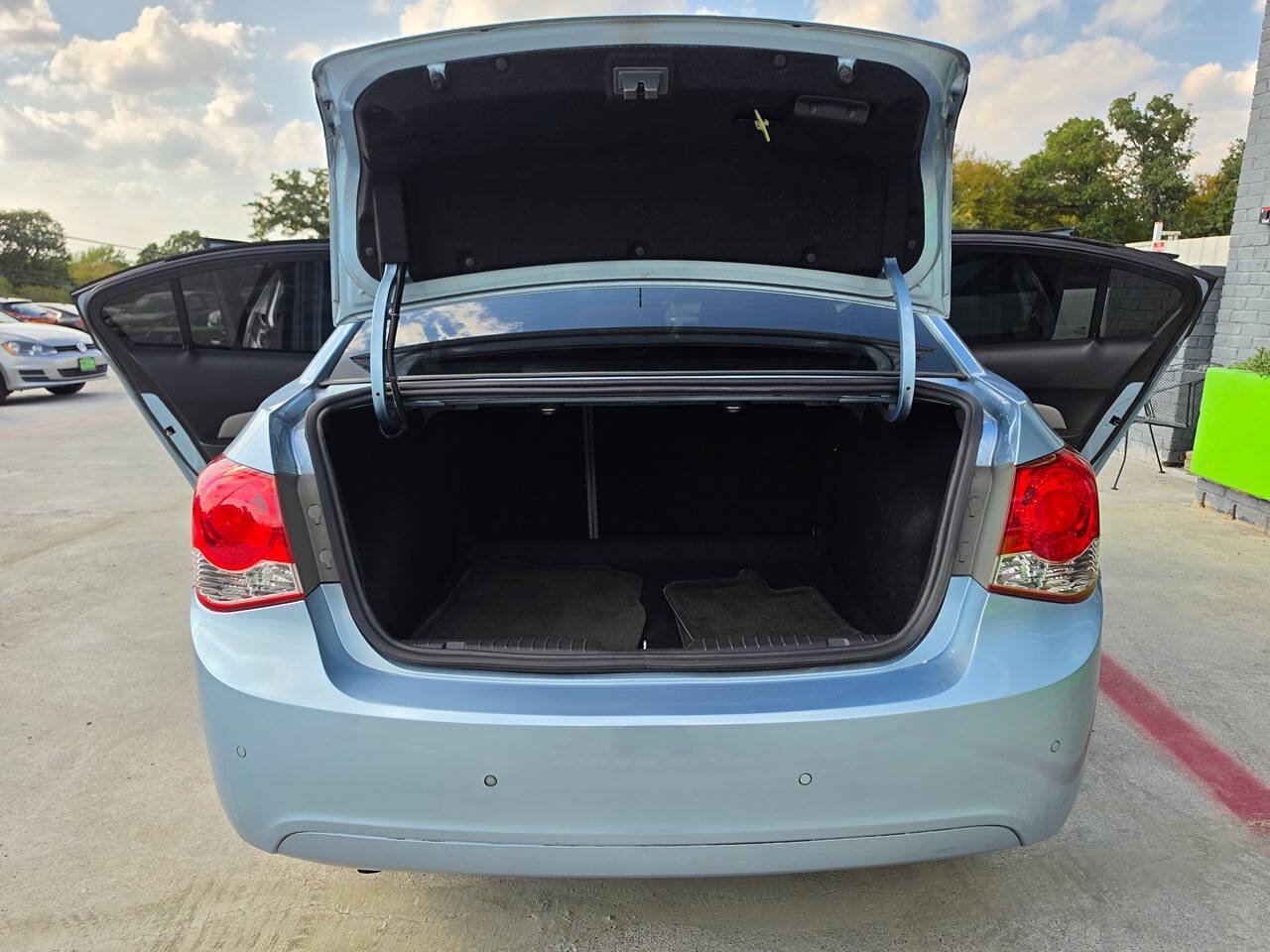 Used 2011 Chevrolet Cruze LT FWD image 25