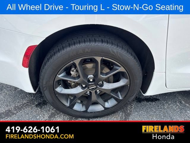 Used 2023 Chrysler Pacifica Touring-L w/ S Appearance Package AWD/4WD image 46