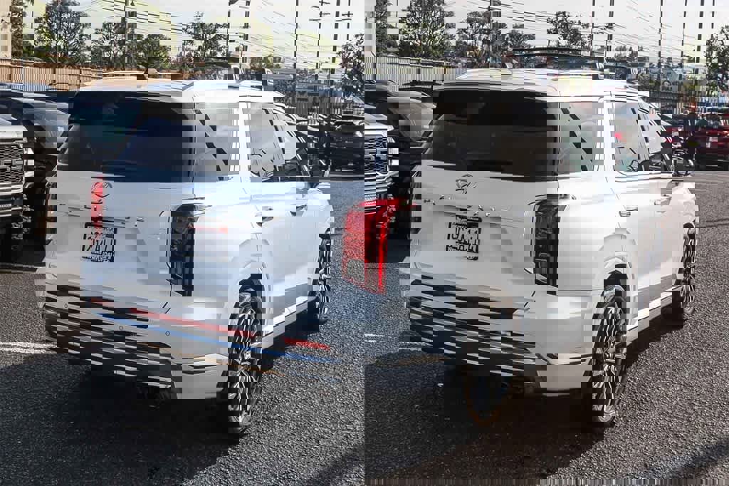 Used 2023 Hyundai Palisade Calligraphy image 4