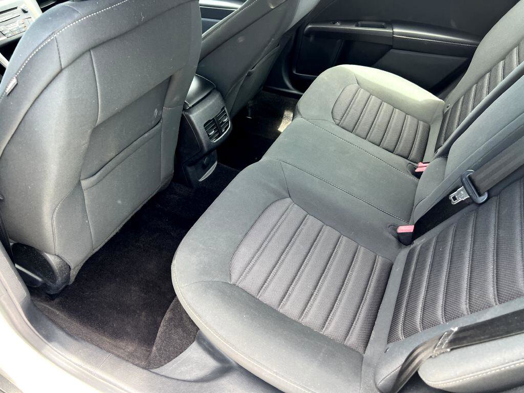 Used 2018 Ford Fusion SE w/ Fusion SE Technology Package image 11