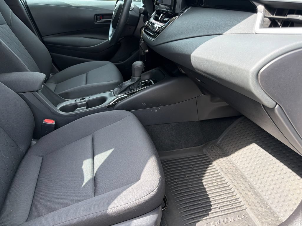 Used 2026 Toyota Corolla LE FWD image 17