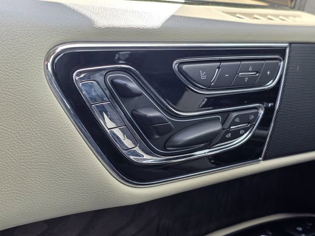Used 2018 Lincoln Navigator Select w/ Technology Package image 15