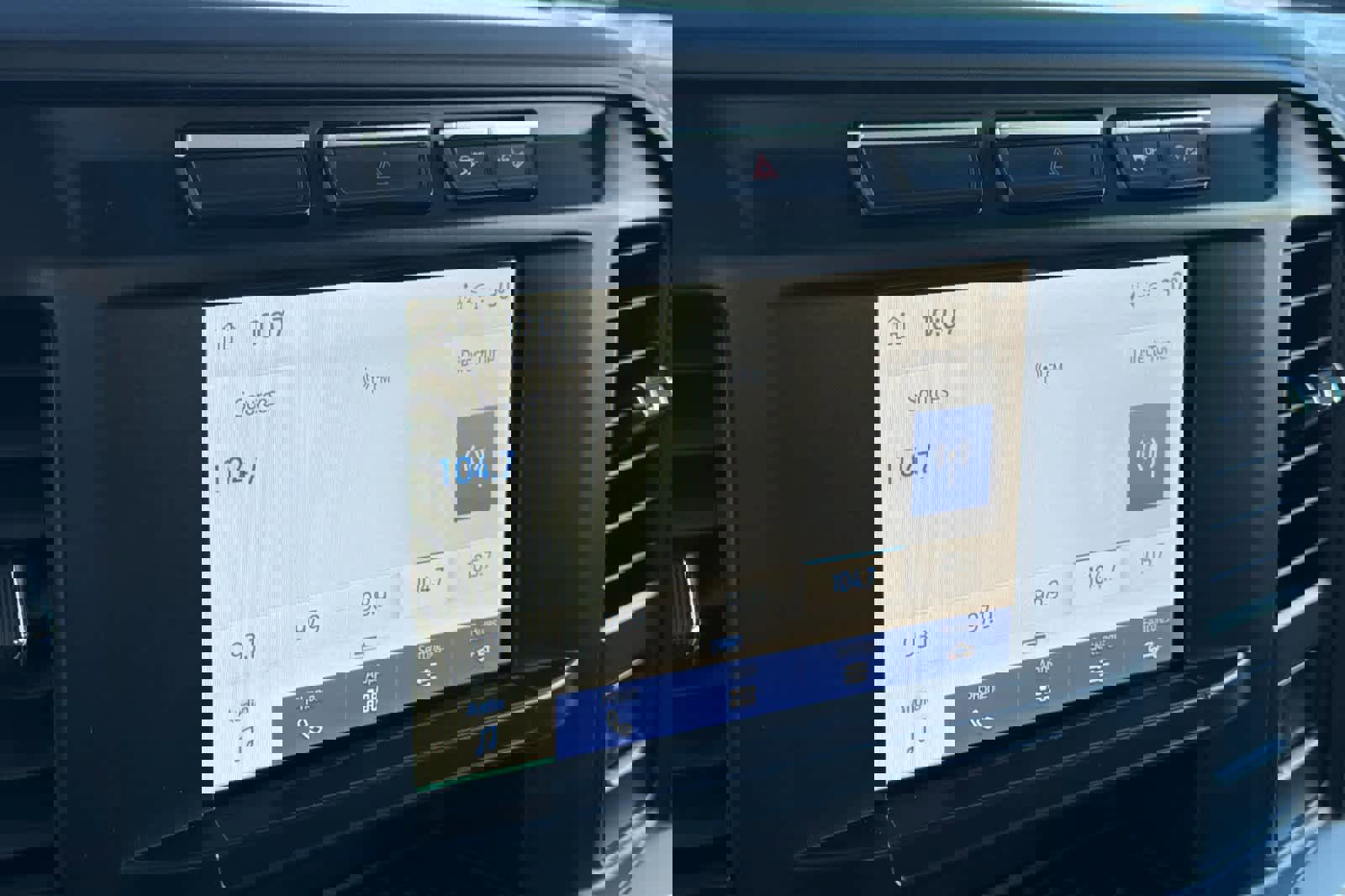 Used 2023 Ford F350 XLT w/ FX4 Off-Road Package image 17