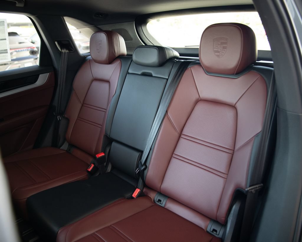 New 2026 Porsche Cayenne S AWD/4WD image 17