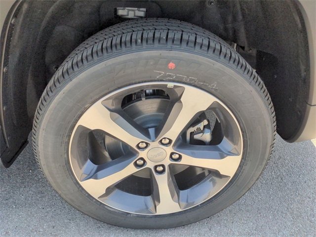 New 2023 Jeep Grand Cherokee 4WD 4xe w/ Luxury Tech Group II image 32