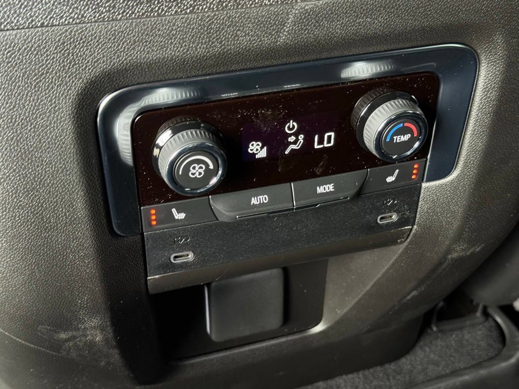 New 2026 Chevrolet Suburban Premier w/ Sun And Tow Package AWD/4WD image 25