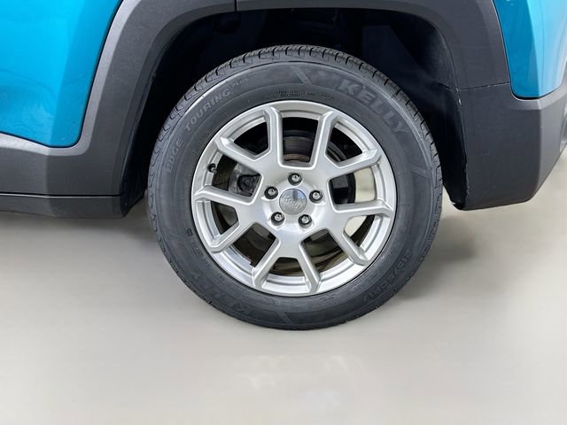 Used 2020 Jeep Renegade Latitude w/ Cold Weather Group image 31