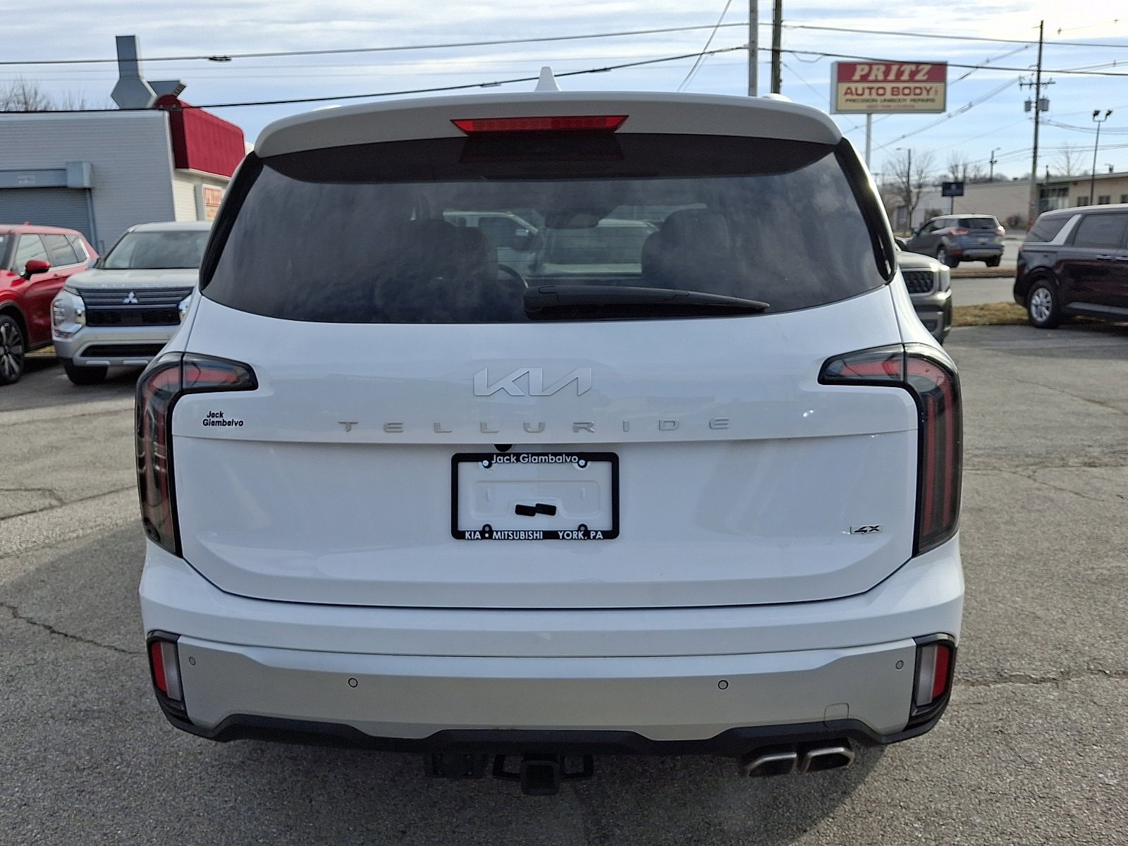 Used 2024 Kia Telluride SX w/ Towing Package image 6