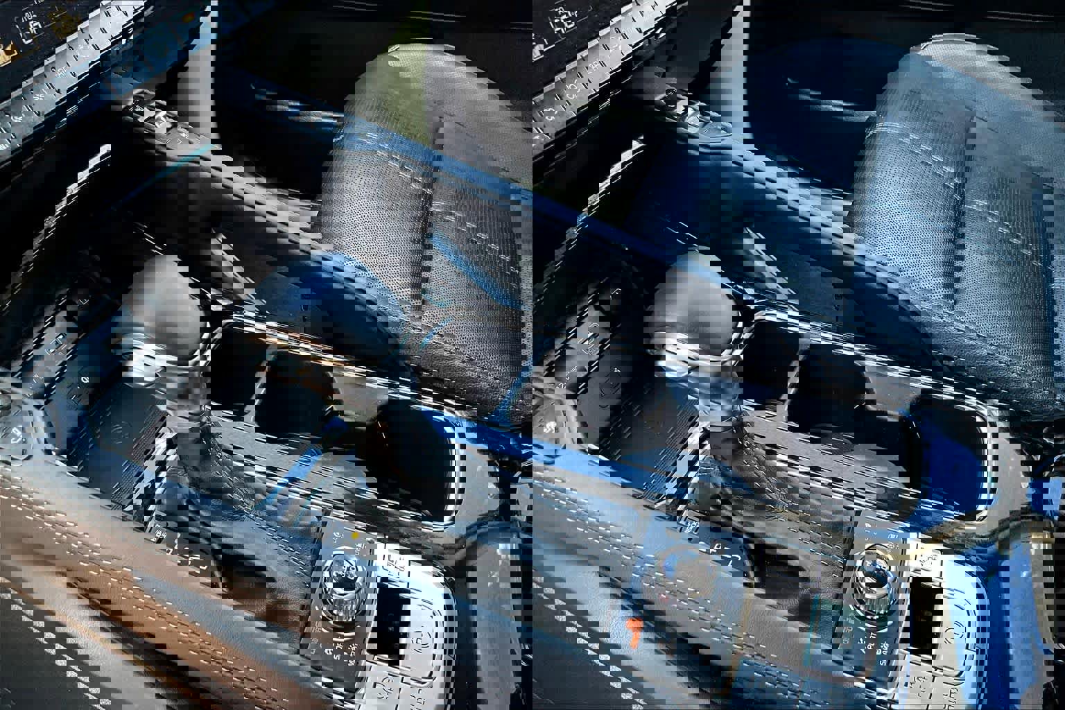 Used 2022 Kia Telluride EX w/ EX Premium Package AWD/4WD image 17