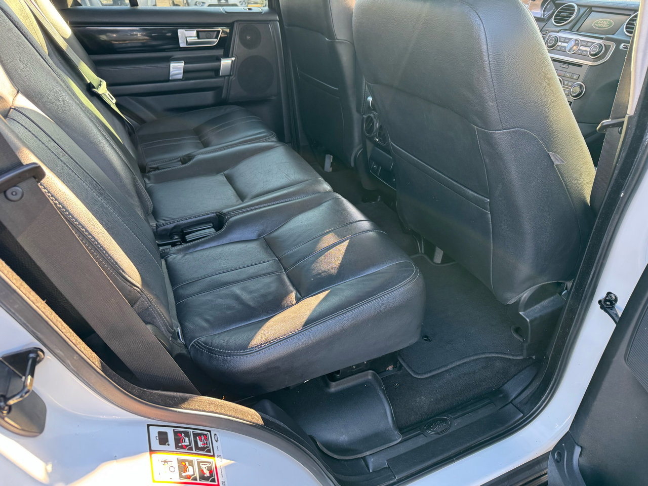 Used 2016 Land Rover LR4 HSE image 11