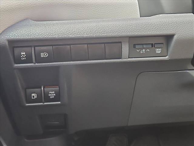 Used 2023 Toyota Sienna LE FWD image 16