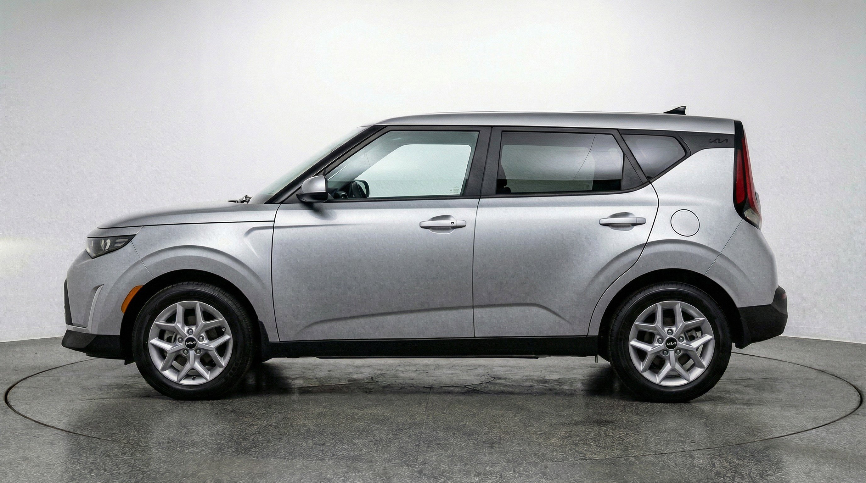 Used 2025 Kia Soul LX w/ LX Technology Package image 5