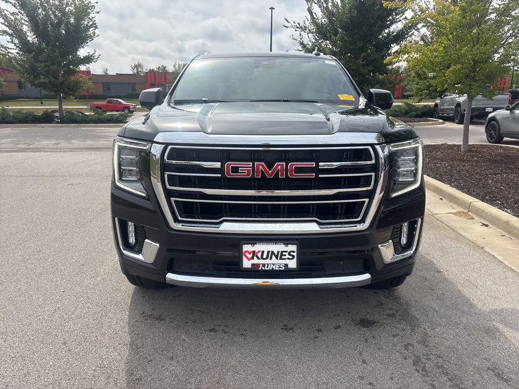 Used 2024 GMC Yukon XL SLT AWD/4WD image 2