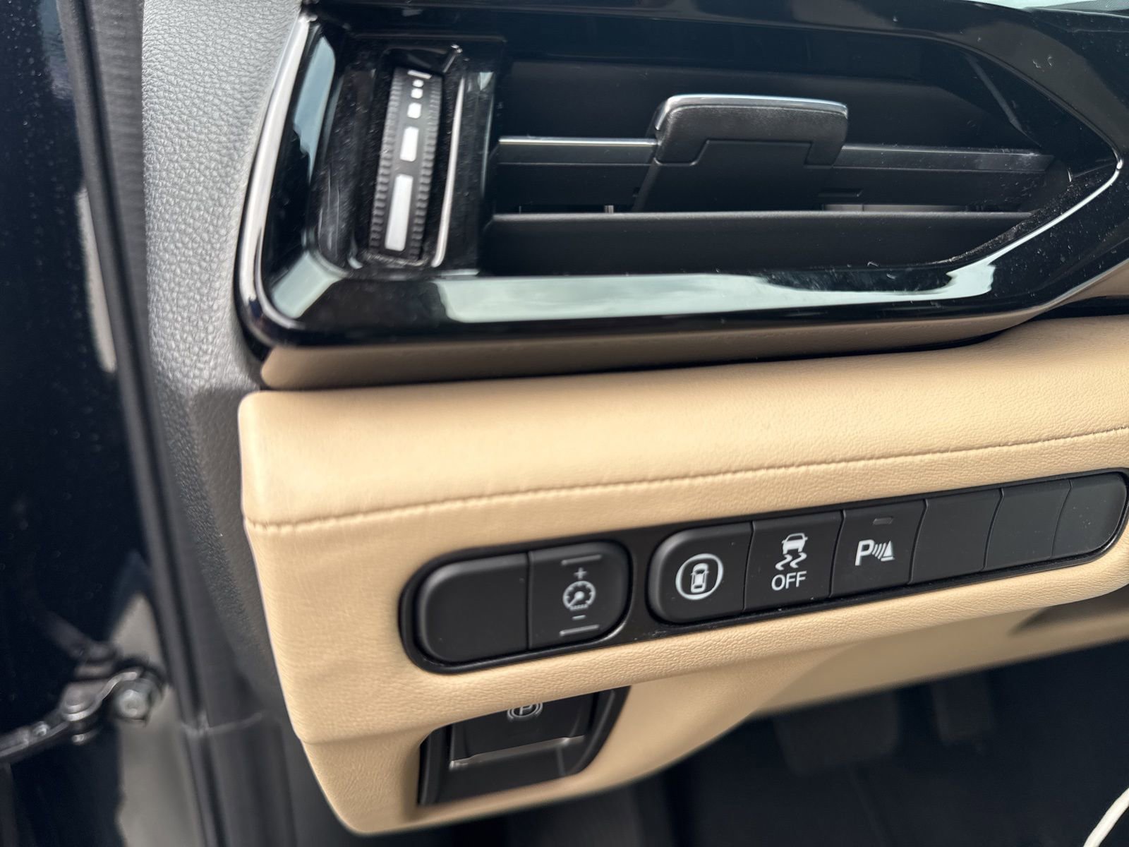 Used 2024 Acura MDX FWD w/ Technology Package image 11