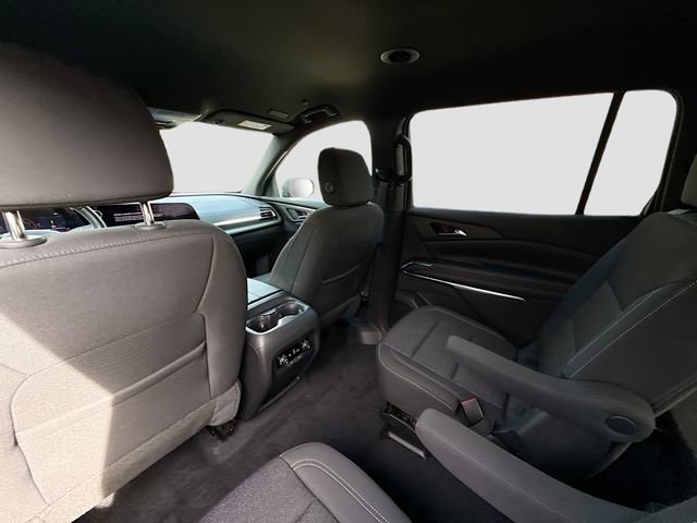Used 2025 Chevrolet Traverse LT FWD image 23