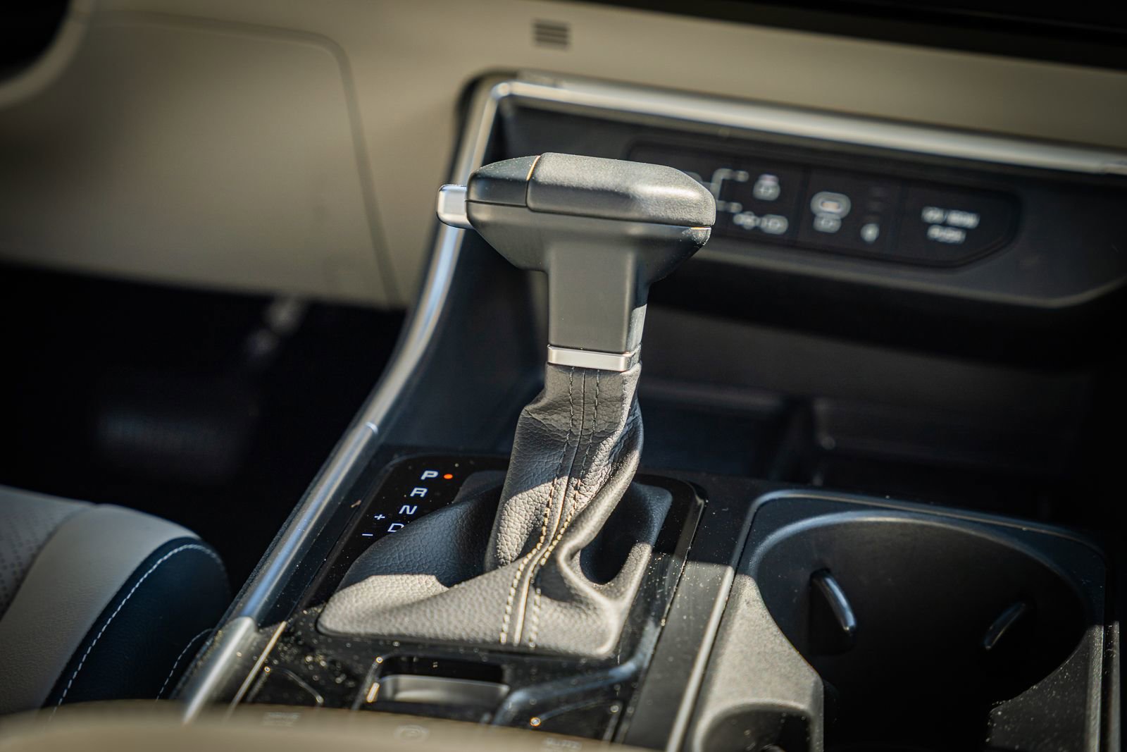 Used 2025 Kia Carnival SX Prestige image 40