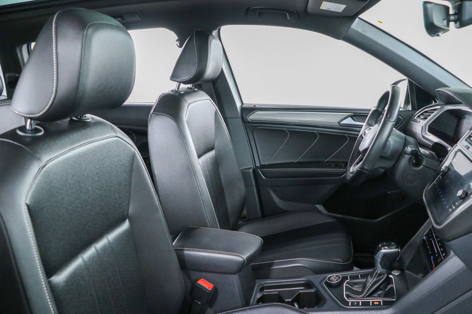 Used 2022 Volkswagen Tiguan SE R-Line AWD/4WD image 26