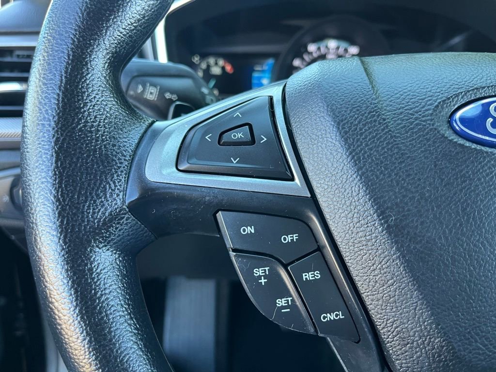 Used 2019 Ford Fusion SE image 29