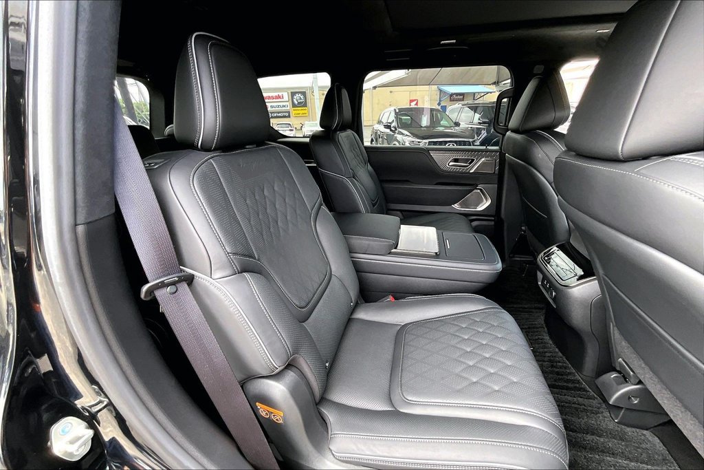 Used 2026 INFINITI QX80 Autograph w/ Premium Cargo Package AWD/4WD image 38