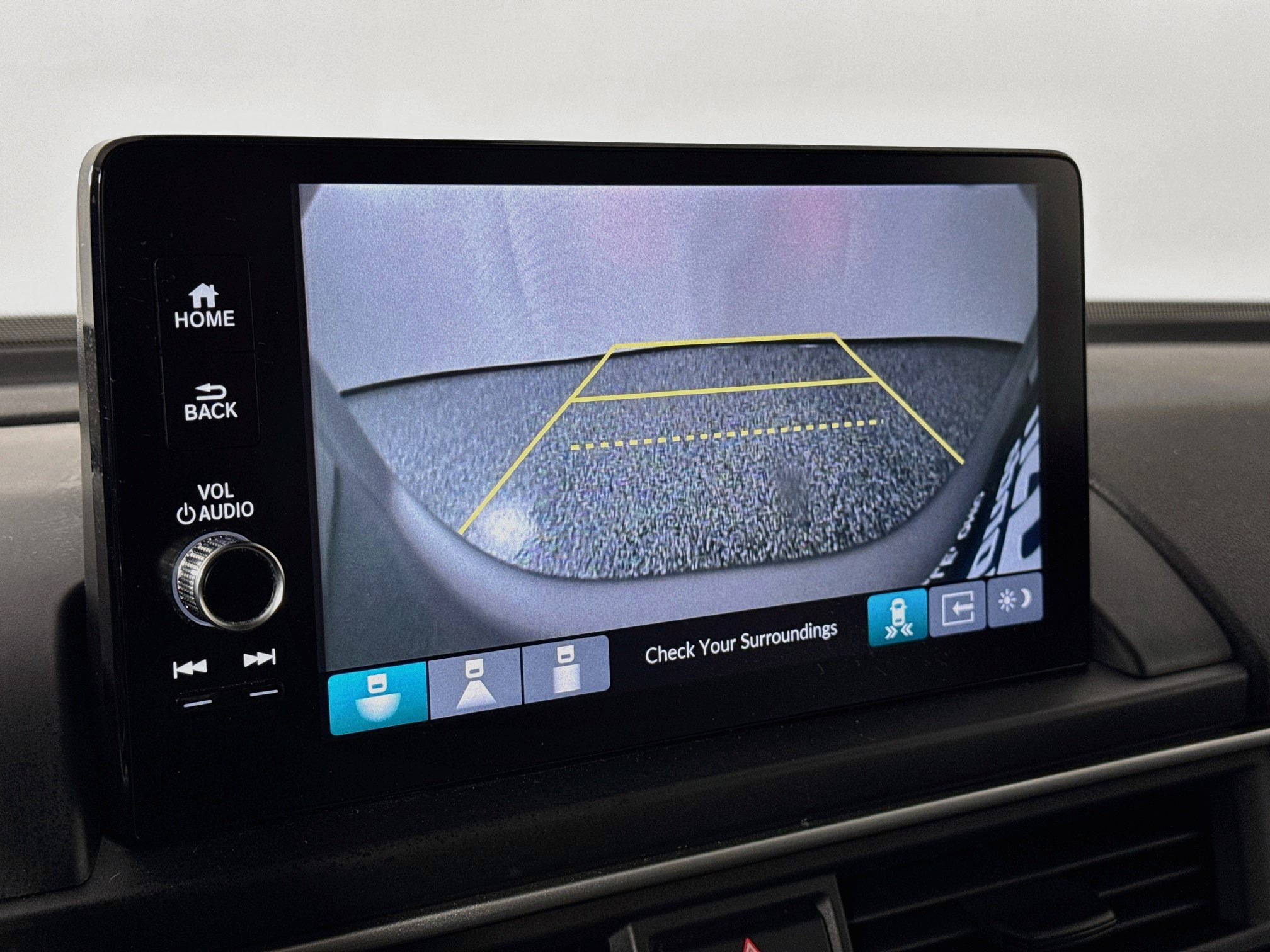 Certified 2025 Honda Pilot Touring image 14