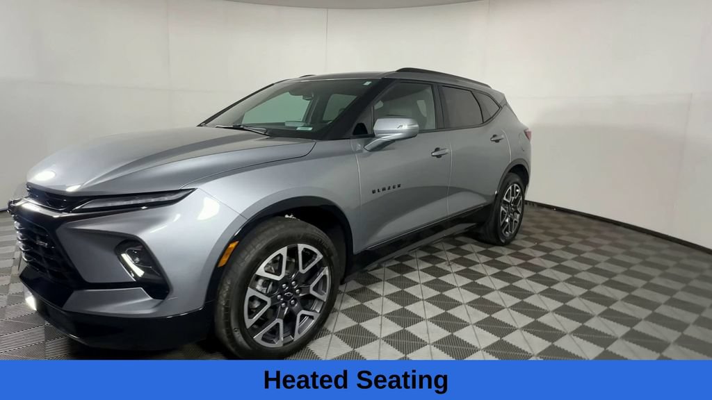 Used 2023 Chevrolet Blazer RS w/ LPO, Floor Liner Package FWD image 6