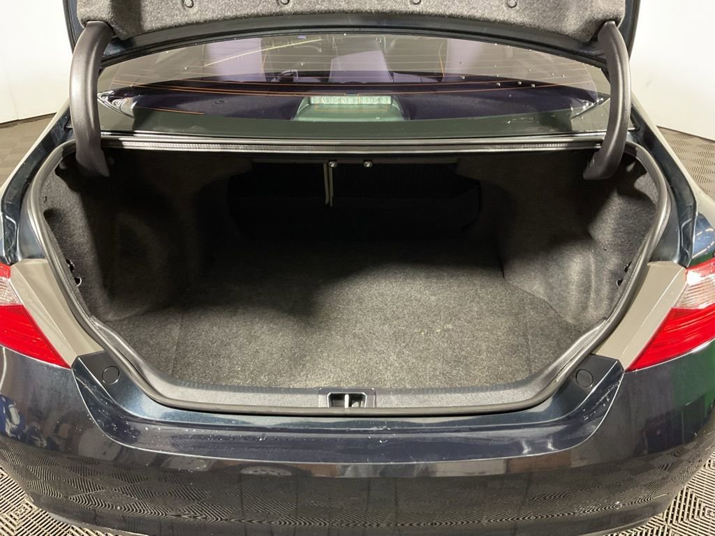 Used 2016 Toyota Camry XSE image 10
