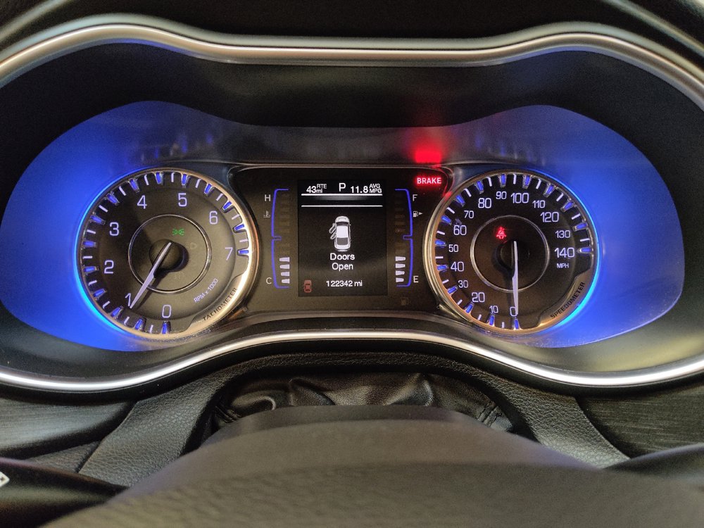 Used 2015 Chrysler 200 Limited FWD image 23