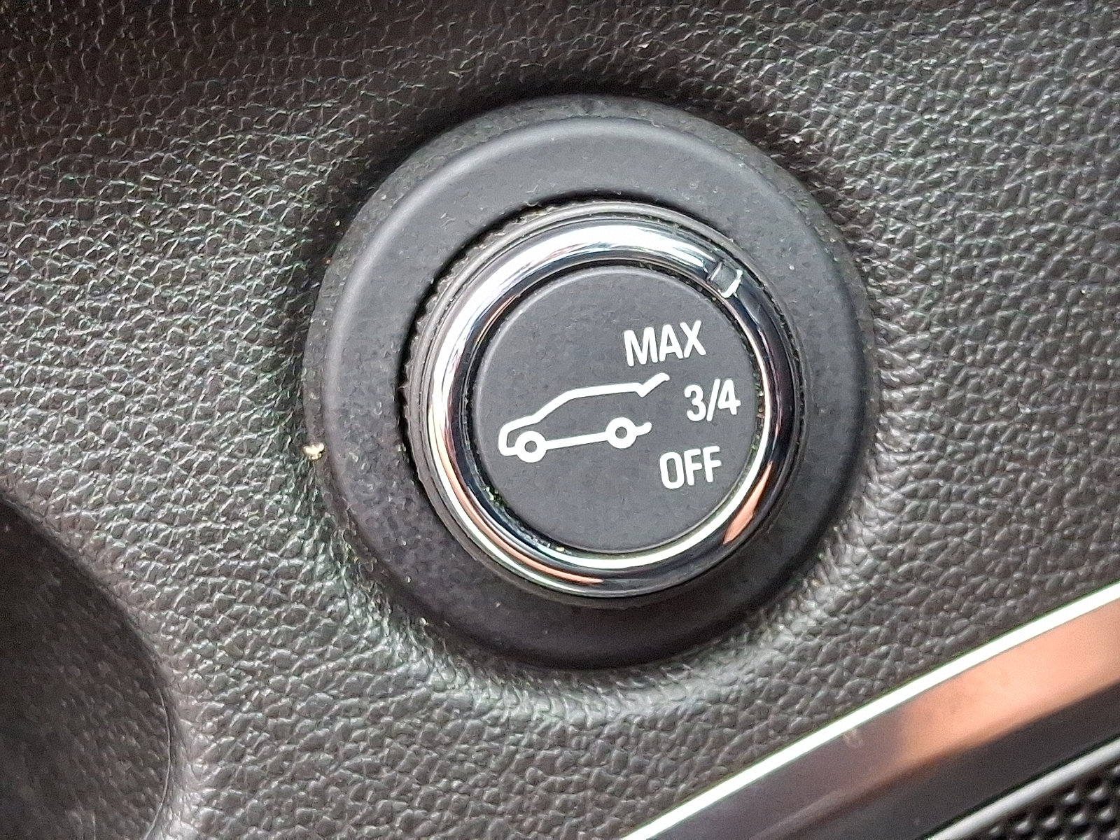 Used 2023 Buick Enclave Essence AWD/4WD image 25
