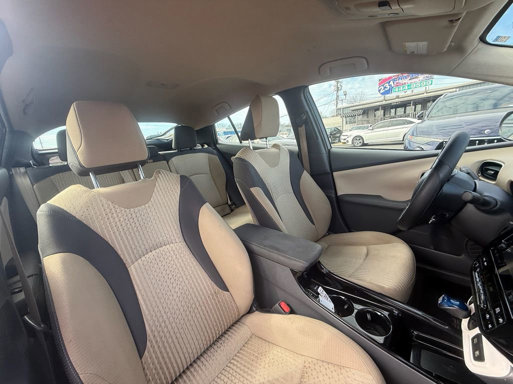 Used 2017 Toyota Prius Three image 24