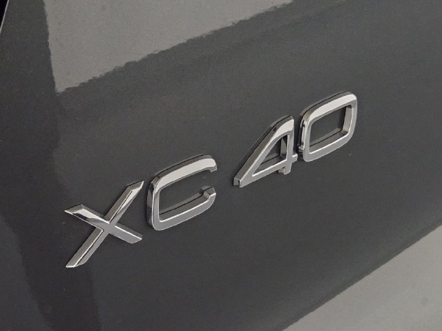 New 2026 Volvo XC40 B5 Plus w/ Protection Package Premier AWD/4WD image 13