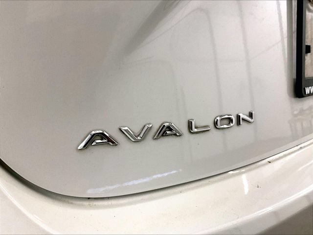 Used 2017 Toyota Avalon XLE Premium w/ All Weather Liner Package FWD image 13