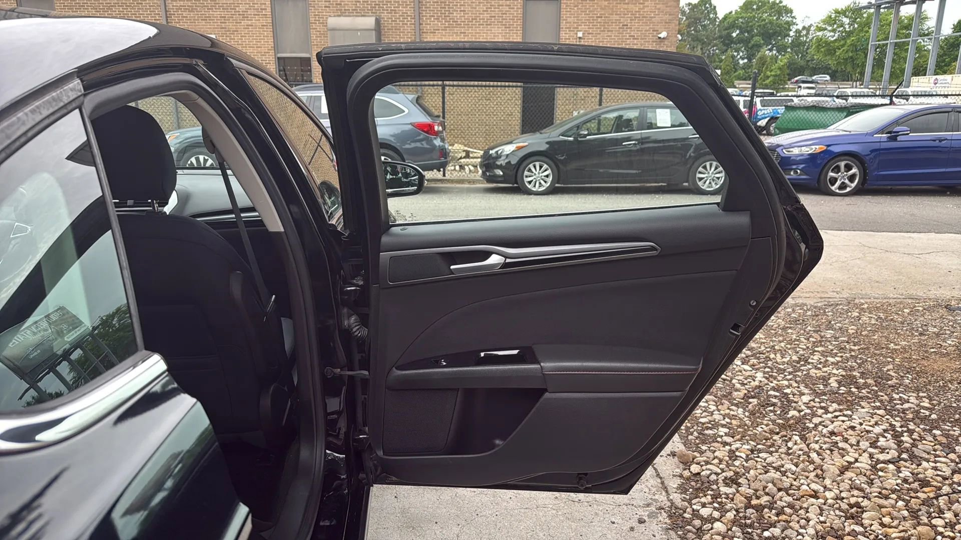 Used 2016 Ford Fusion SE FWD image 20