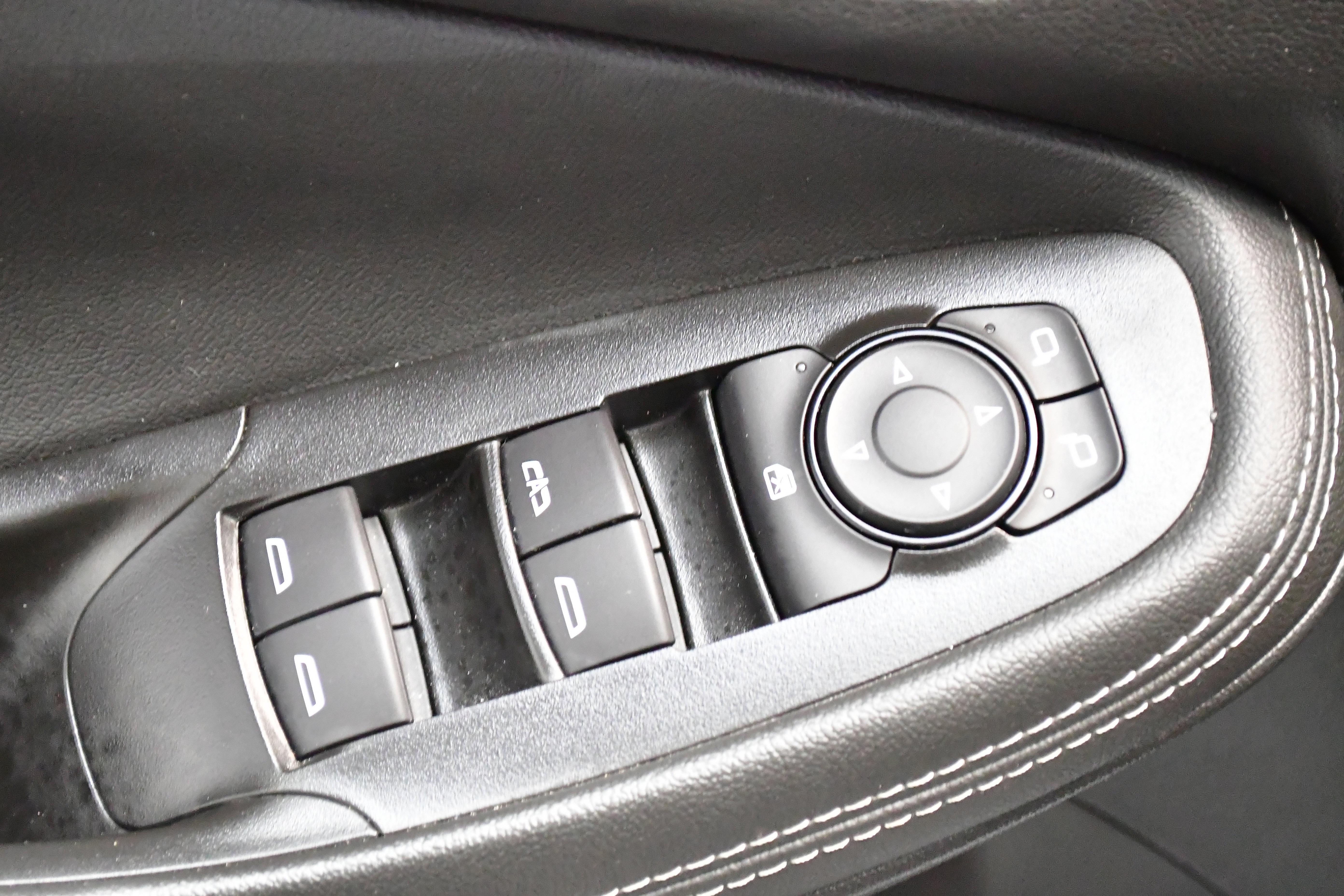 Used 2025 Buick Encore GX Preferred AWD/4WD image 16