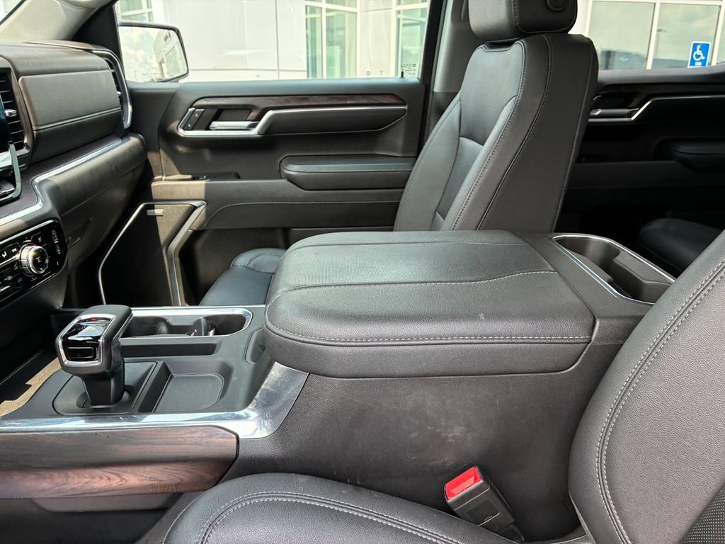 Used 2023 GMC Sierra 1500 SLT w/ SLT Convenience Package AWD/4WD image 17