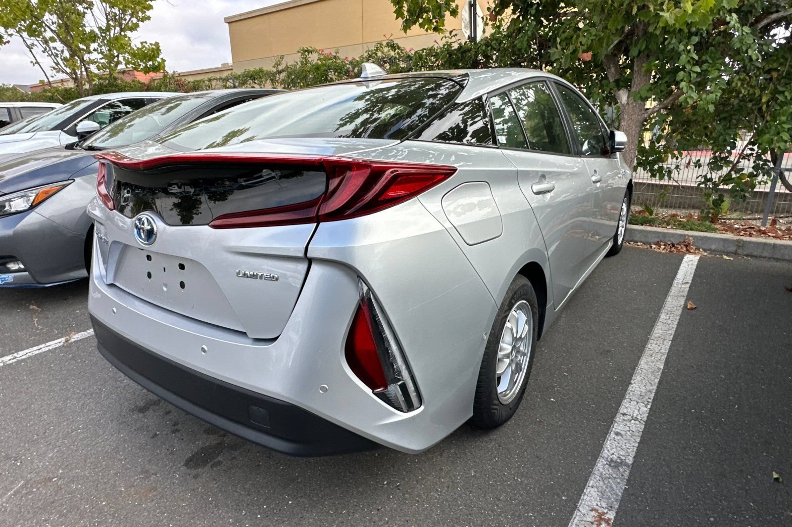 Used 2021 Toyota Prius Prime Limited w/ Carpet Mat Package (TMS) FWD image 5