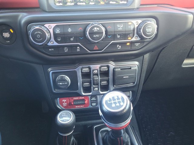 Used 2020 Jeep Gladiator Rubicon w/ Uconnect 4C Nav & Sound Group AWD/4WD image 12