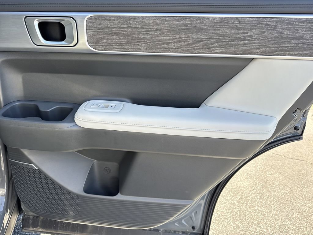 Used 2025 Hyundai Santa Fe Calligraphy image 16