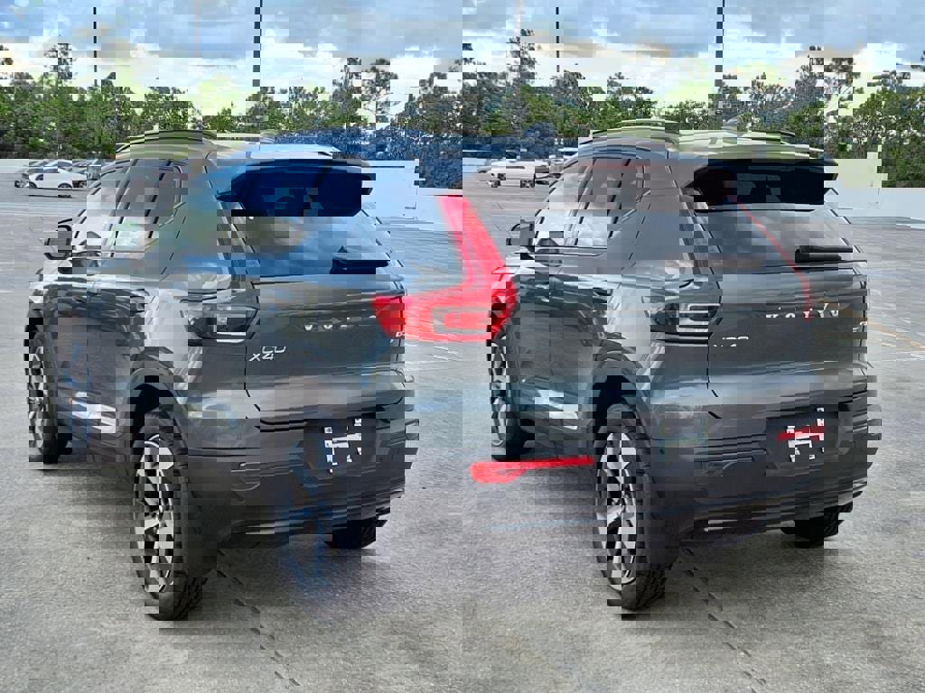 New 2026 Volvo XC40 B5 Plus w/ Protection Package Premier image 5