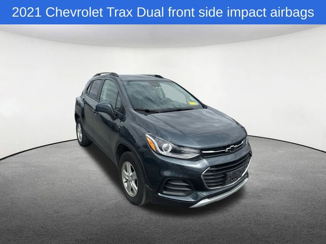 Used 2021 Chevrolet Trax LT w/ LT Convenience Package image 17